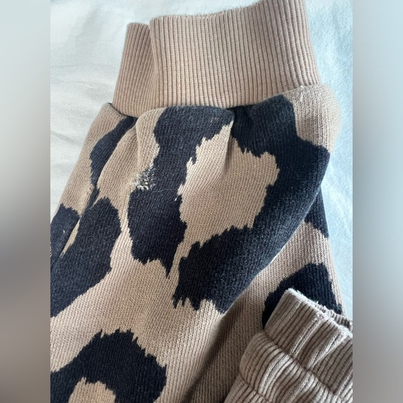 Pistola Leopard Print Lounge Set [Sz. S] - Picture 12 of 13